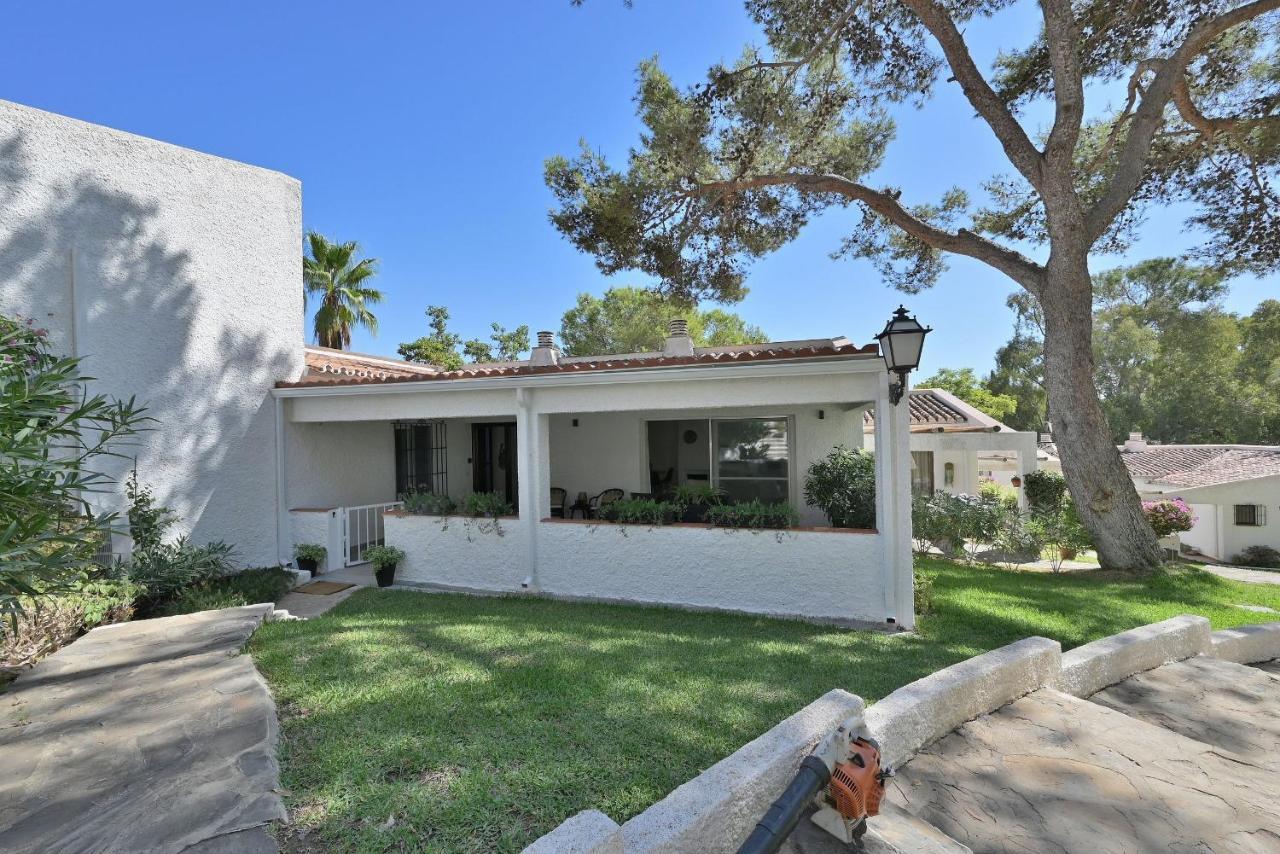 Bungalow With Large Terrace In A Quiet Park - Beach Nearby Sitio de Calahonda Exterior photo